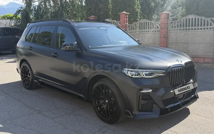 BMW X7 2022 года за 44 900 000 тг. в Алматы