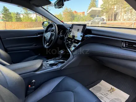 Toyota Camry 2021 года за 13 800 000 тг. в Караганда – фото 18