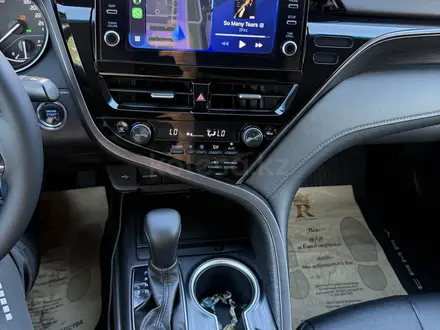 Toyota Camry 2021 года за 13 800 000 тг. в Караганда – фото 23