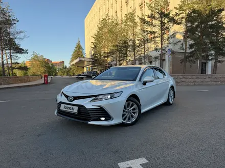 Toyota Camry 2021 года за 13 800 000 тг. в Караганда – фото 2