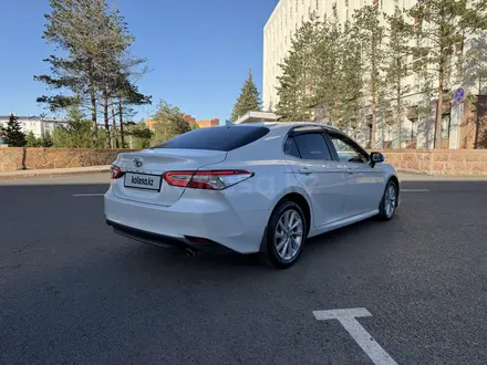 Toyota Camry 2021 года за 13 800 000 тг. в Караганда – фото 4