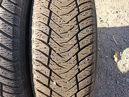 Шины 215/60 R16 — "Yokohama ice Guard IG65", шипованные. Три шины за 140 000 тг. в Астана – фото 3