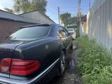 Mercedes-Benz E 320 1997 года за 1 800 000 тг. в Алматы