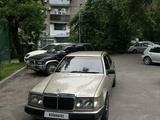Mercedes-Benz E 200 1991 года за 1 500 000 тг. в Алматы