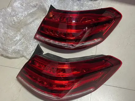 Фонарь мерседес w212 e-class рестайлинг за 110 000 тг. в Алматы
