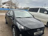 Hyundai Accent 2021 года за 6 550 000 тг. в Уральск – фото 2