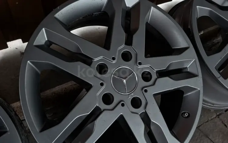 Комплект Mercedes Gelandewagen Литые диски R18 с датчиками за 280 000 тг. в Алматы