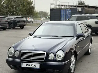 Mercedes-Benz E 320