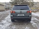 Volkswagen Touareg 2008 года за 6 500 000 тг. в Караганда – фото 4