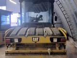 CAT  Каток CAT CB10 асфальтовый вибрационный 2021 года за 44 000 000 тг. в Усть-Каменогорск – фото 3