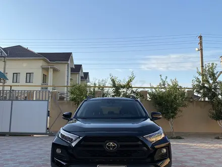 Toyota RAV4 2020 года за 13 000 000 тг. в Актау