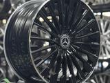 Разно-широкие диски на Mercedes-benz 5x112 за 365 990 тг. в Астана