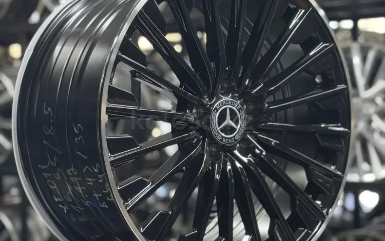 Разно-широкие диски на Mercedes-benz 5x112 за 365 990 тг. в Астана