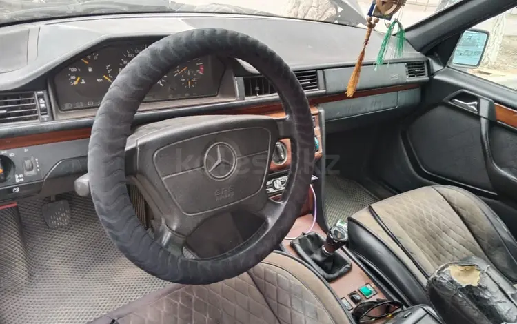 Mercedes-Benz E 220 1994 года за 1 650 000 тг. в Балхаш