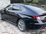 Hyundai Sonata 2023 года за 10 300 000 тг. в Алматы – фото 2
