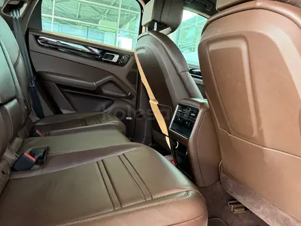 Porsche Cayenne Coupe 2018 года за 38 000 000 тг. в Алматы – фото 22