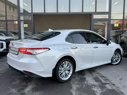 Toyota Camry 2019 года за 15 300 000 тг. в Шымкент – фото 4