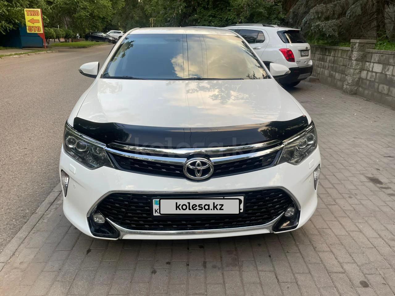 Toyota Camry 2015 г.