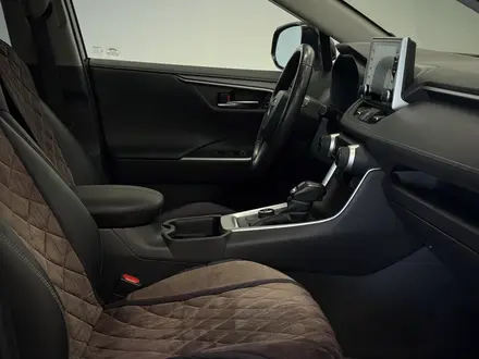 Toyota RAV4 Luxe 2020 года за 15 300 000 тг. в Астана – фото 6