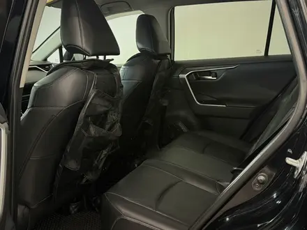 Toyota RAV4 Luxe 2020 года за 15 300 000 тг. в Астана – фото 11
