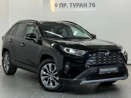 Toyota RAV4 Luxe 2020 года за 15 300 000 тг. в Астана – фото 20