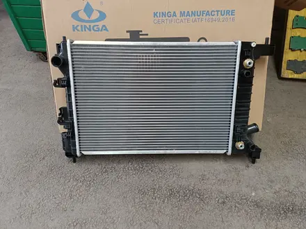 Радиатор охлаждения Chevrolet за 30 000 тг. в Алматы