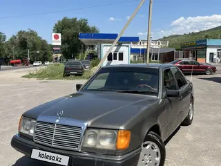 Mercedes-Benz E 230