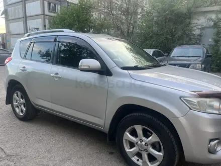 Toyota RAV4 2010 года за 8 000 000 тг. в Усть-Каменогорск – фото 2