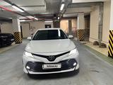 Toyota Camry 2018 года за 12 700 000 тг. в Алматы – фото 3