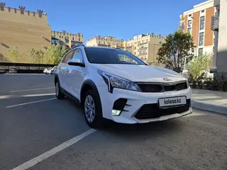 Kia Rio X-Line, 2021