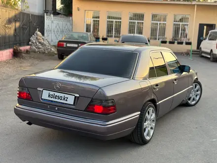 Mercedes-Benz E 220 1994 года за 3 000 000 тг. в Алматы – фото 15