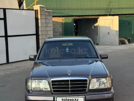 Mercedes-Benz E 220 1994 года за 3 000 000 тг. в Алматы – фото 2