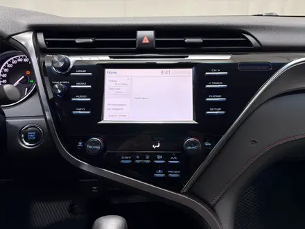 Toyota Camry 2020 года за 13 600 000 тг. в Алматы – фото 15