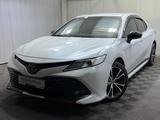 Toyota Camry 2020 года за 14 900 000 тг. в Алматы