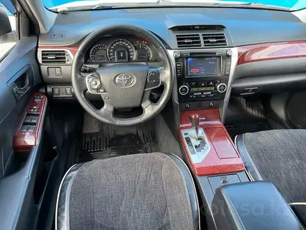 Toyota Camry 2014 года за 9 380 000 тг. в Алматы – фото 11