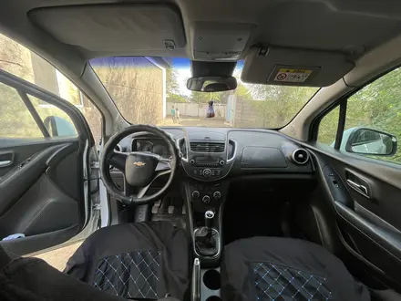 Chevrolet Tracker 2015 года за 5 250 000 тг. в Шымкент – фото 6