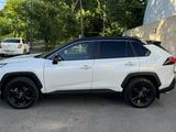 Toyota RAV4 2022 годаүшін18 300 000 тг. в Шымкент – фото 3