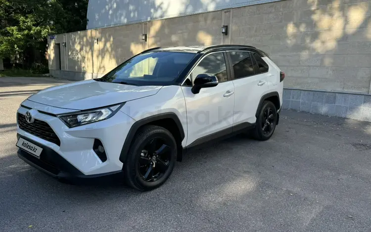 Toyota RAV4 2022 года за 18 300 000 тг. в Шымкент