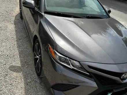 Toyota Camry 2019 года за 13 000 000 тг. в Шымкент