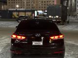 Hyundai Elantra 2017 года за 5 700 000 тг. в Актобе – фото 4