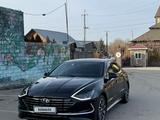 Hyundai Sonata 2022 года за 13 950 000 тг. в Алматы – фото 4