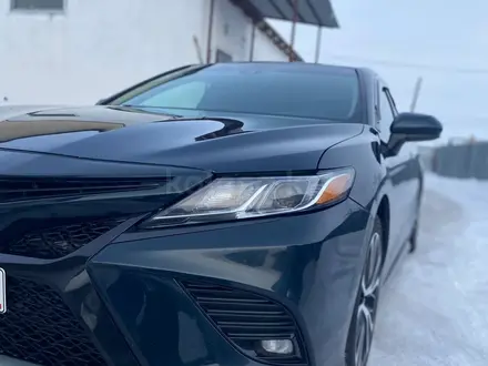 Toyota Camry 2018 года за 8 500 000 тг. в Караганда – фото 7