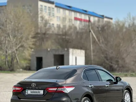 Toyota Camry 2018 года за 14 500 000 тг. в Астана – фото 5
