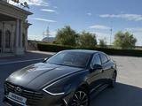 Hyundai Sonata 2021 года за 12 150 000 тг. в Атырау – фото 2