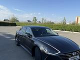 Hyundai Sonata 2021 года за 12 150 000 тг. в Атырау – фото 4