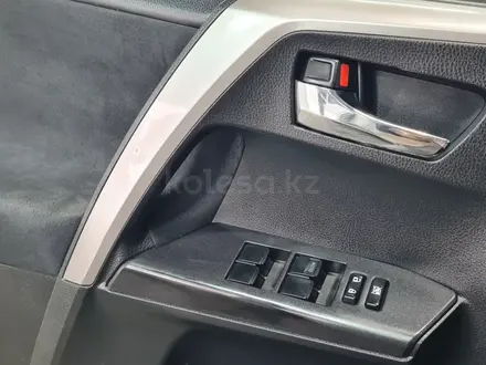 Toyota RAV4 2019 года за 12 790 000 тг. в Алматы – фото 26