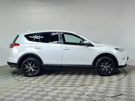 Toyota RAV4 2019 года за 12 790 000 тг. в Алматы – фото 4