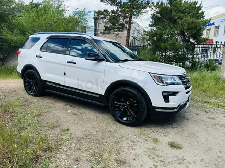 Ford Explorer 2018 года за 14 500 000 тг. в Алматы – фото 5