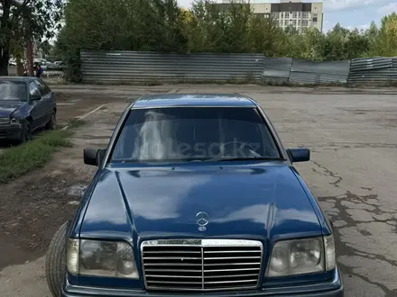 Mercedes-Benz E 230 1989 года за 1 400 000 тг. в Астана – фото 2