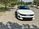 Kia K5 2021 года за 12 600 000 тг. в Алматы – фото 4